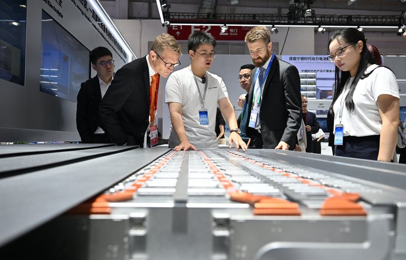 2026年6月23日，北京，宁德时代麒麟凝聚态电池吸引外国观众。 IC Photo
